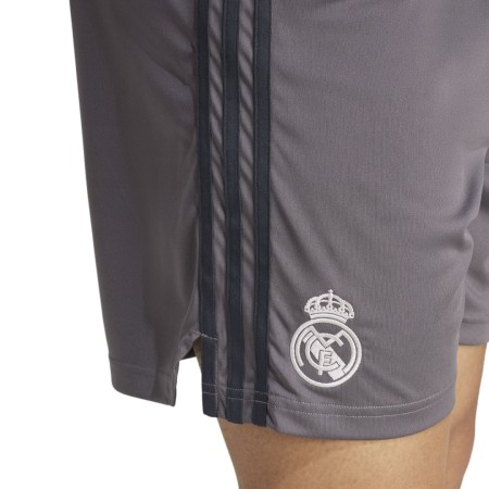 Short Real Madrid Europe 2024/25