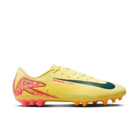 Crampons Nike Kylian Mbappe Chaussures Mbappe Espace Foot