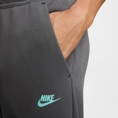 Pantalon Nike Tech Gris